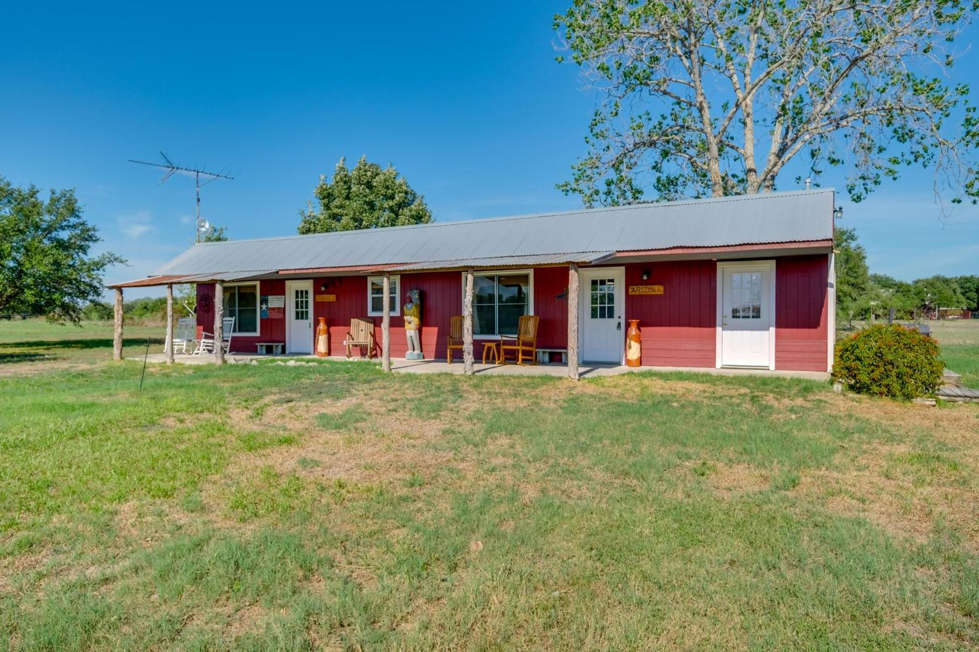 Delightful Carmine Studio On Farm Near Round Top! Екстер'єр фото