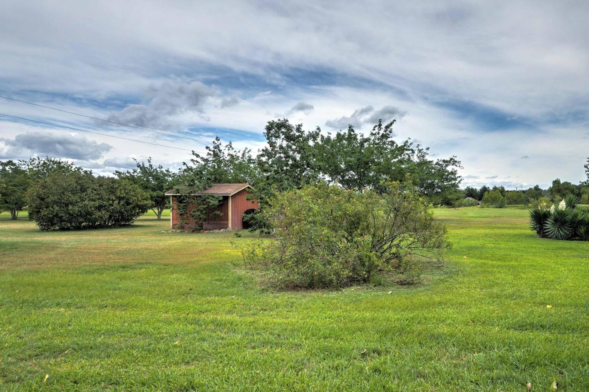 Delightful Carmine Studio On Farm Near Round Top! Екстер'єр фото